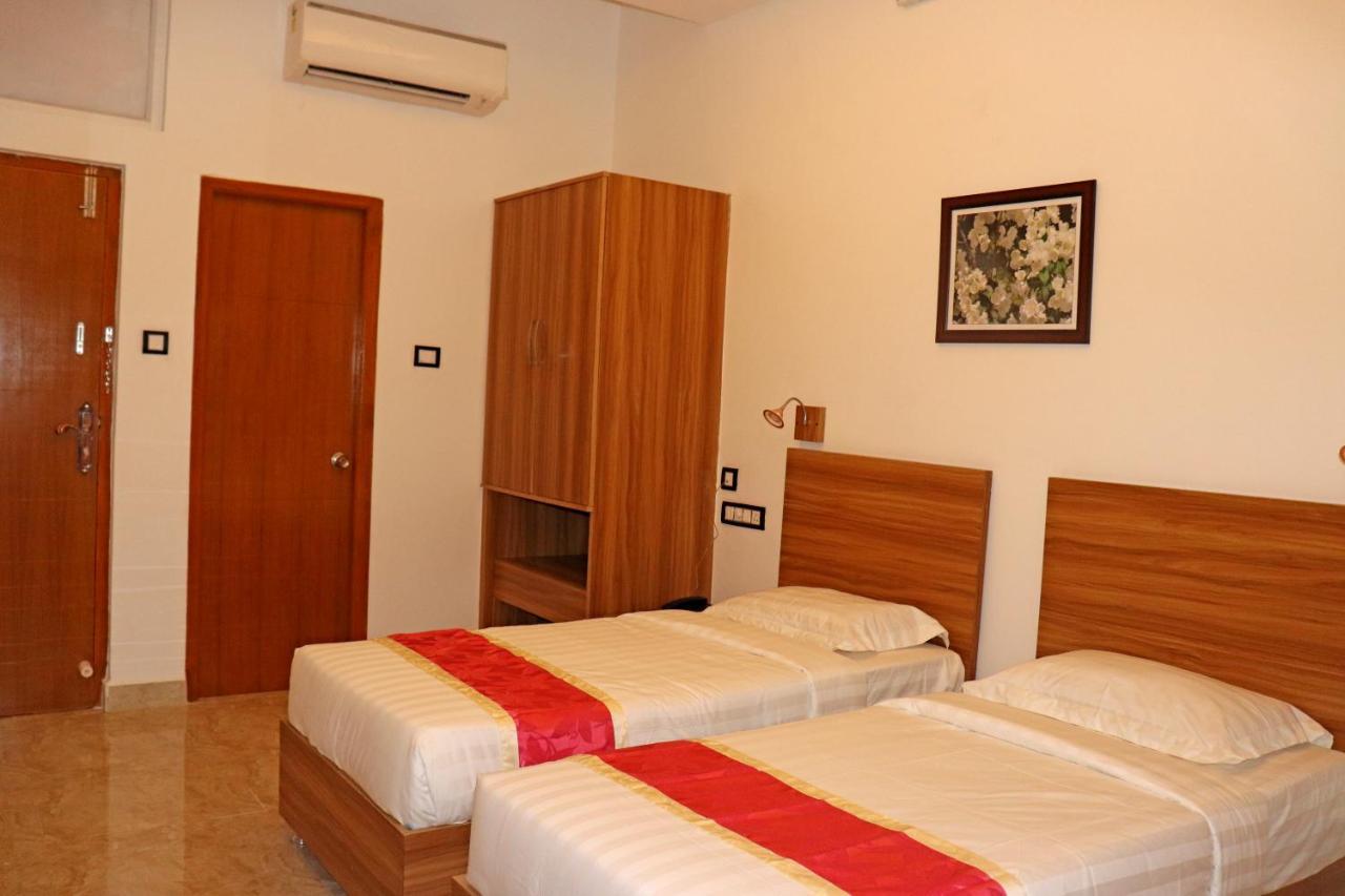 Gulnaar Guest House Chennai Extérieur photo