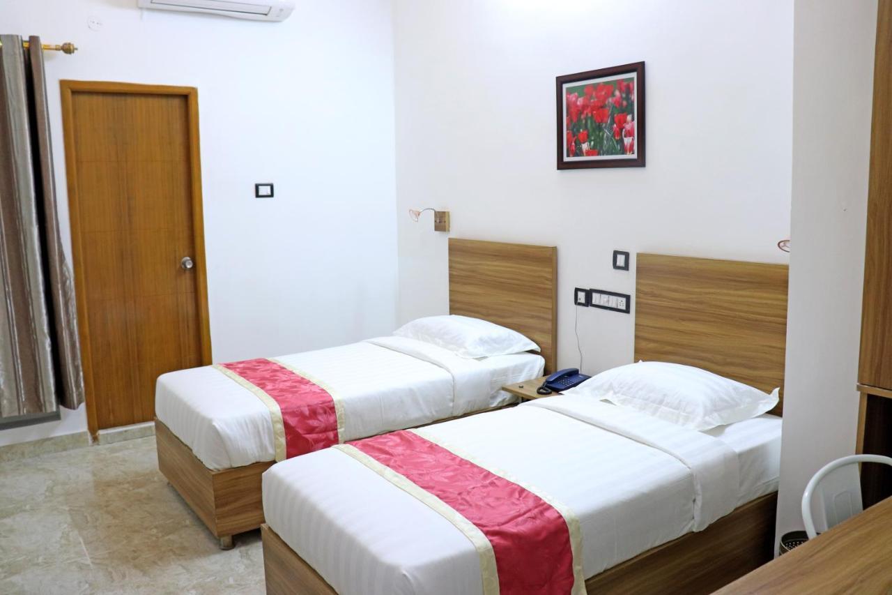 Gulnaar Guest House Chennai Extérieur photo